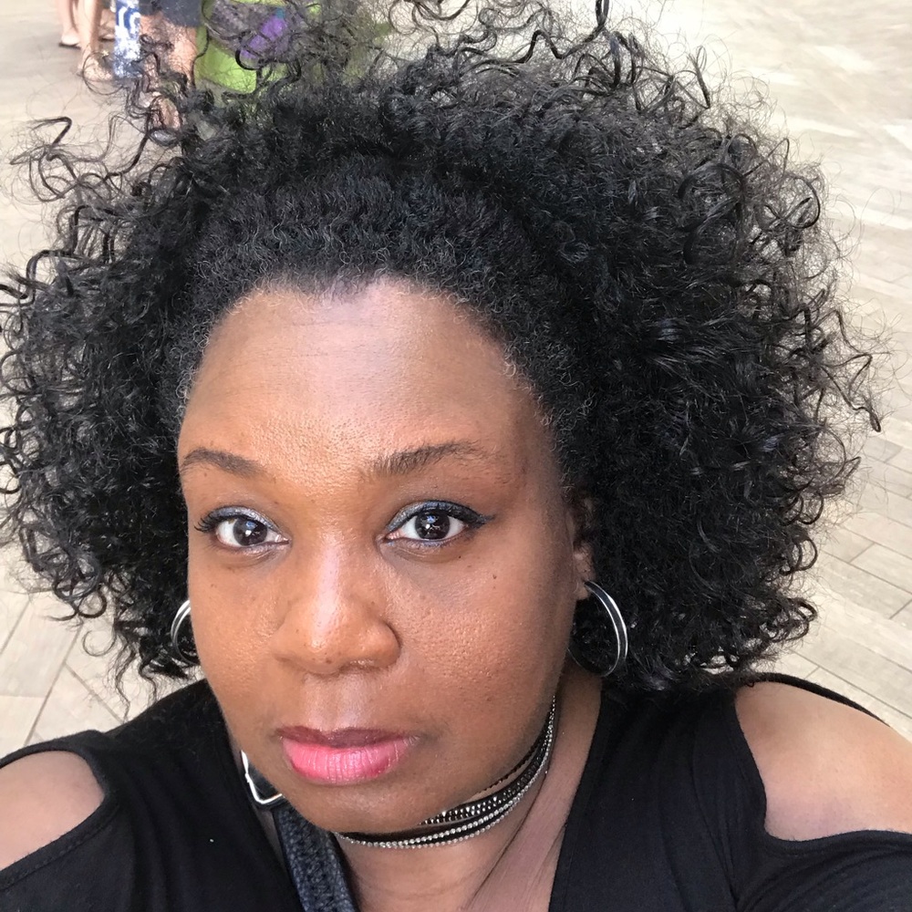 Meet your Posher, Sandra